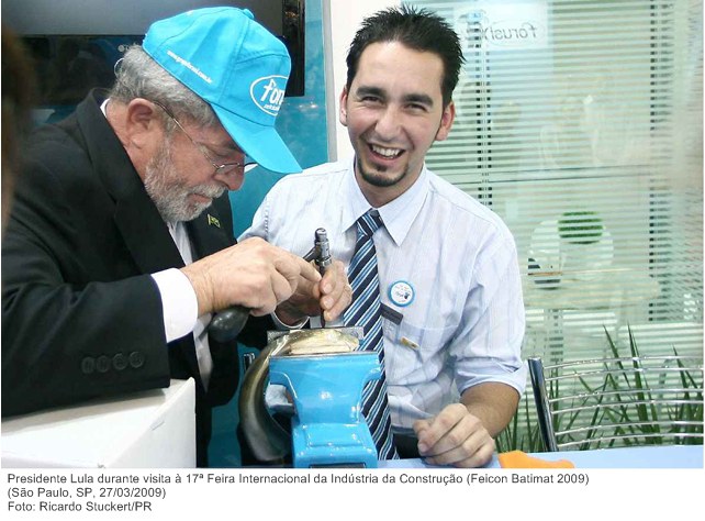 Presidente Lula durante visita à 17ª Feira Internacional da Indústria da Construção (Feicon Batimat 2009).