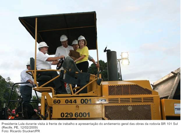 Presidente Lula durante visita à frente de trabalho e apresentação do andamento geral das obras da rodovia BR 101 Sul (2).