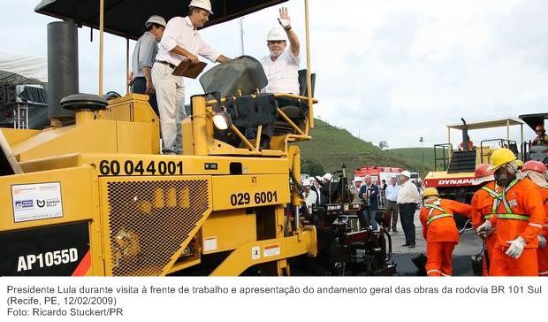 Presidente Lula durante visita à frente de trabalho e apresentação do andamento geral das obras da rodovia BR 101 Sul.