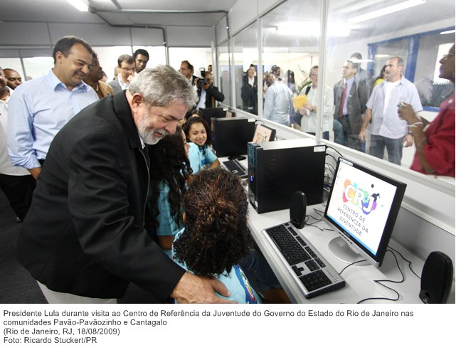 Presidente Lula durante visita ao Centro de Referência da Juventude do Governo do Estado do Rio de Janeiro nas comunidades Pavão-Pavãozinho e Cantagalo (4).
