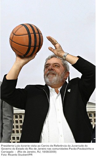 Presidente Lula durante visita ao Centro de Referência da Juventude do Governo do Estado do Rio de Janeiro nas comunidades Pavão-Pavãozinho e Cantagalo (5).