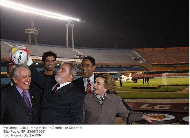 Presidente Lula durante visita ao Estádio do Morumbi.