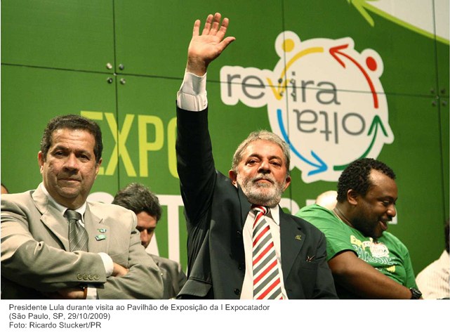 Presidente Lula durante visita ao Pavilhão de Exposição da I Expocatador.