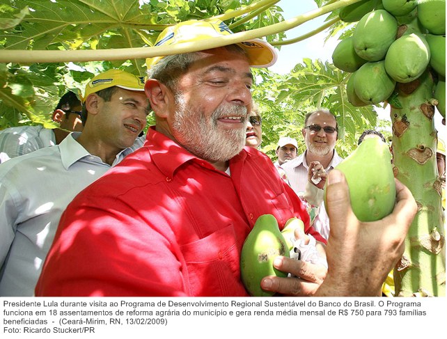 Presidente Lula durante visita ao Programa de Desenvolvimento Regional Sustentável do Banco do Brasil.