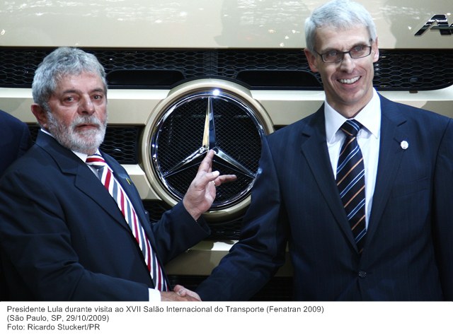 Presidente Lula durante visita ao XVII Salão Internacional do Transporte (Fenatran 2009).