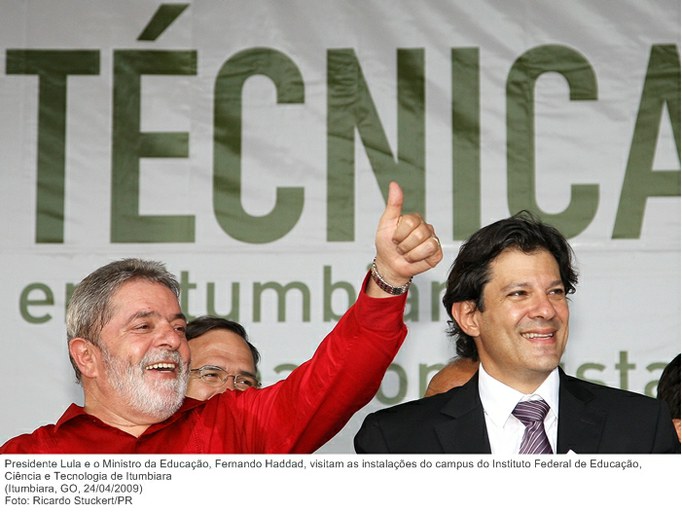 Presidente Lula durante visita às instalações do campus do Instituto Federal de Educação, Ciência e Tecnologia de Itumbiara (2).