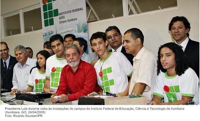 Presidente Lula durante visita às instalações do campus do Instituto Federal de Educação, Ciência e Tecnologia de Itumbiara.