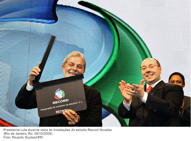 Presidente Lula durante visita às instalações do estúdio Record Novelas (3).