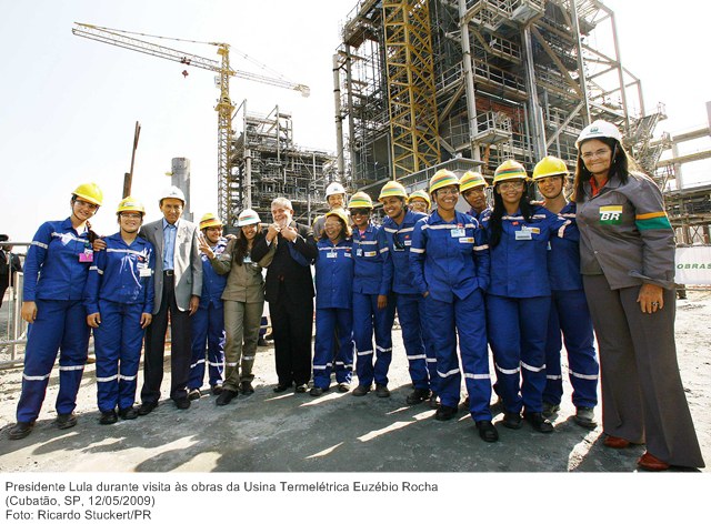 Presidente Lula durante visita às obras da Usina Termelétrica Euzébio Rocha.