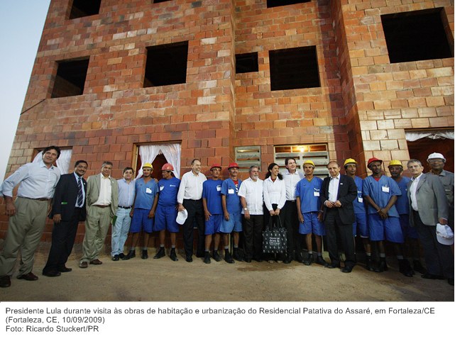 Presidente Lula durante visita às obras de habitação e urbanização do Residencial Patativa do Assaré, em Fortaleza-CE.