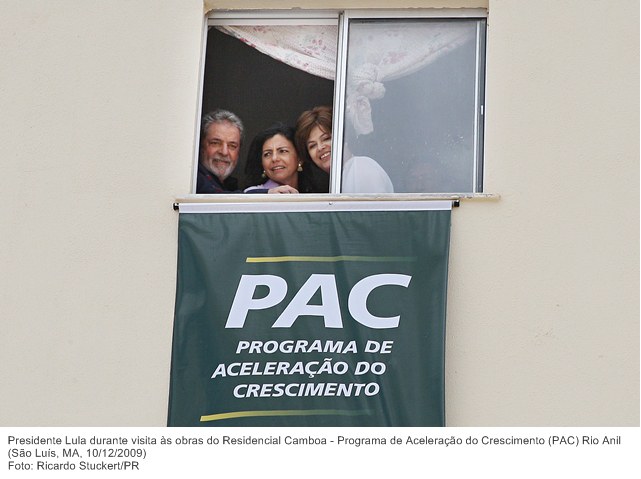 Presidente Lula durante visita às obras do Residencial Camboa - Programa de Aceleração do Crescimento (PAC) Rio Anil.