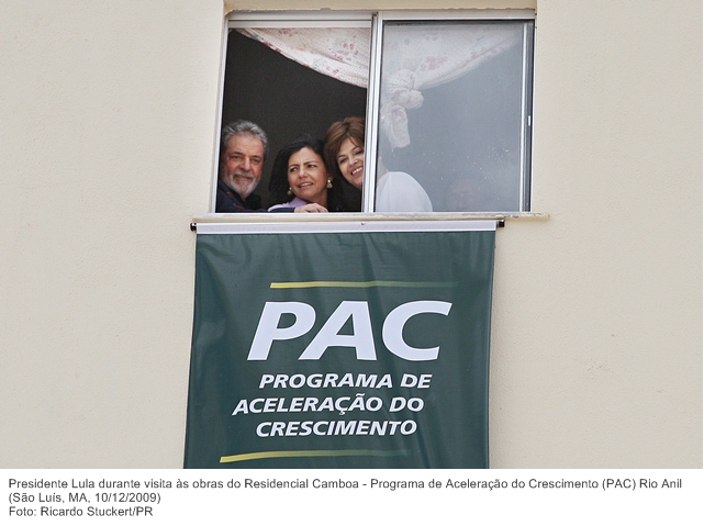 Presidente Lula durante visita às obras do Residencial Camboa - Programa de Aceleração do Crescimento (PAC) Rio Anil.