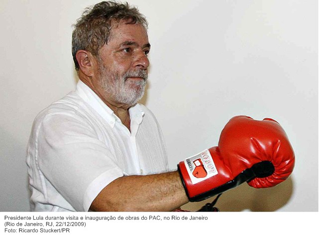 Presidente Lula durante visita e inauguração de obras do PAC, no Rio de Janeiro.