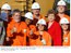 Presidente Lula e a governadora do Rio Grande do Norte, Wilma de Faria, posam para foto com trabalhadores da Refinaria Potiguar Clara Camarão, no RN.jpg
