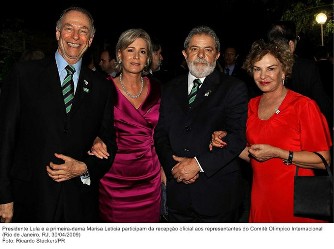 Presidente Lula e a primeira-dama Marisa Letícia participam da recepção oficial aos representantes do Comitê Olímpico Internacional.jpg