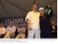 Presidente Lula e a senhora Narcisa Soares Pacheco da Silva, durante cerimônia de entrega de unidades habitacionais e de anúncio da construção de novas unidades.jpg