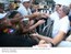 Presidente Lula é cumprimentado por populares durante visita à rodovia BR 101 Sul.jpg