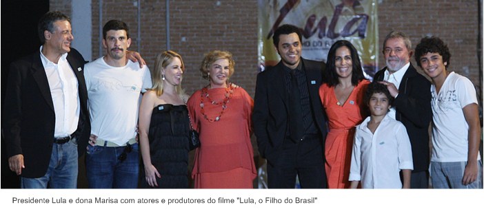 Presidente Lula e dona Marisa com atores e produtores do filme Lula, o Filho do Brasil.jpg