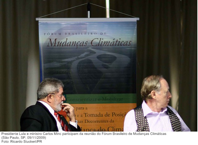 Presidente Lula e ministro Carlos Minc participam da reunião do Fórum Brasileiro de Mudanças Climáticas.jpg