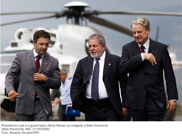 Presidente Lula e o governador Aécio Neves na chegada a Belo Horizonte.jpg