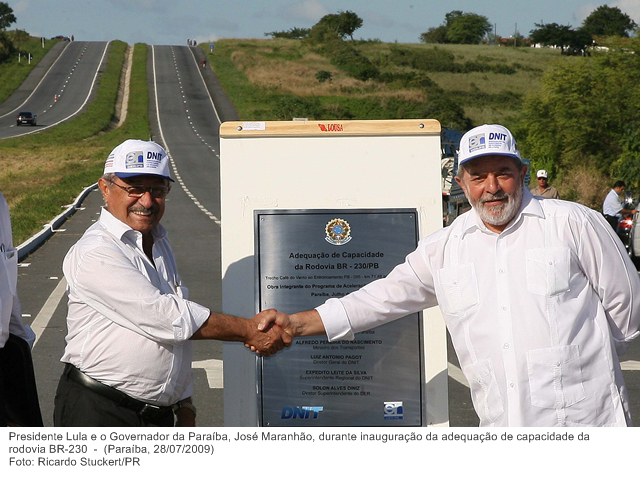 Presidente Lula e o Governador da Paraíba, José Maranhão, durante inauguração da adequação de capacidade da rodovia BR-230.jpg