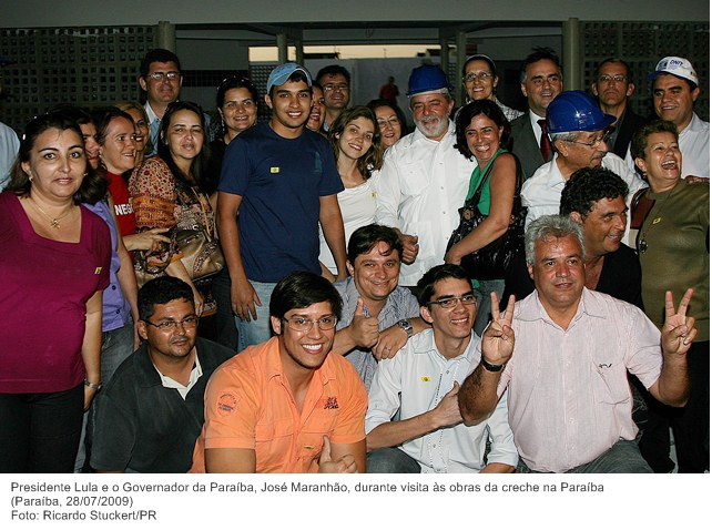 Presidente Lula e o Governador da Paraíba, José Maranhão, durante visita às obras da creche na Paraíba (2).jpg