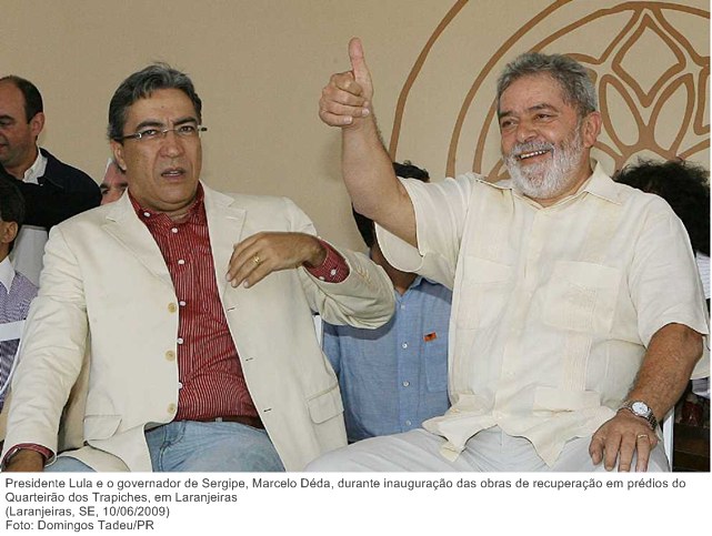 Presidente Lula e o governador de Sergipe, Marcelo Déda, durante inauguração das obras de recuperação em prédios do Quarteirão dos Trapiches, em Laranjeiras.jpg