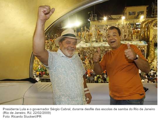 Presidente Lula e o governador Sérgio Cabral, durante desfile das escolas de samba do Rio de Janeiro.jpg