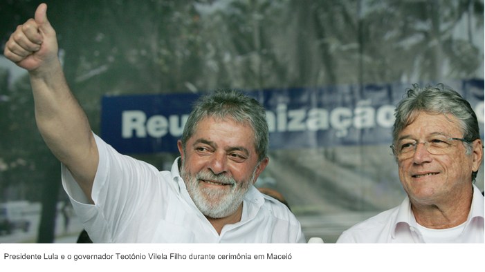 Presidente Lula e o governador Teotônio Vilela Filho durante cerimônia em Maceió.jpg