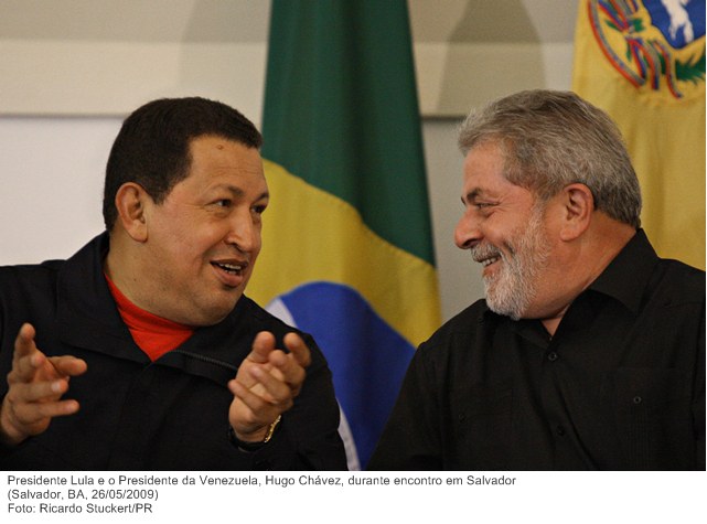 Presidente Lula e o Presidente da Venezuela, Hugo Chávez, durante encontro em Salvador (2).jpg