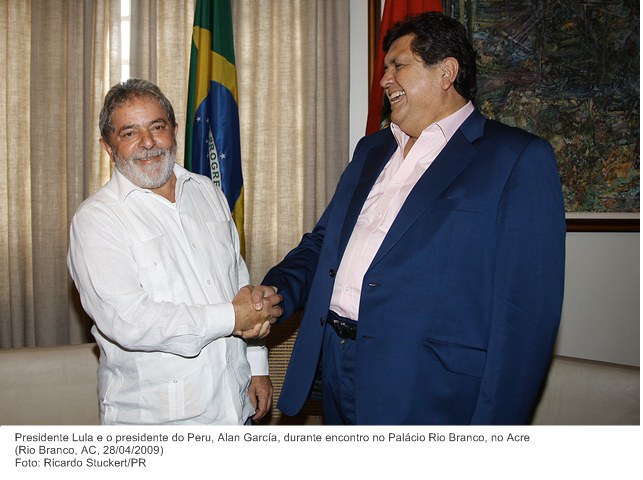 Presidente Lula e o presidente do Peru, Alan García, durante encontro no Palácio Rio Branco, no Acre.jpg