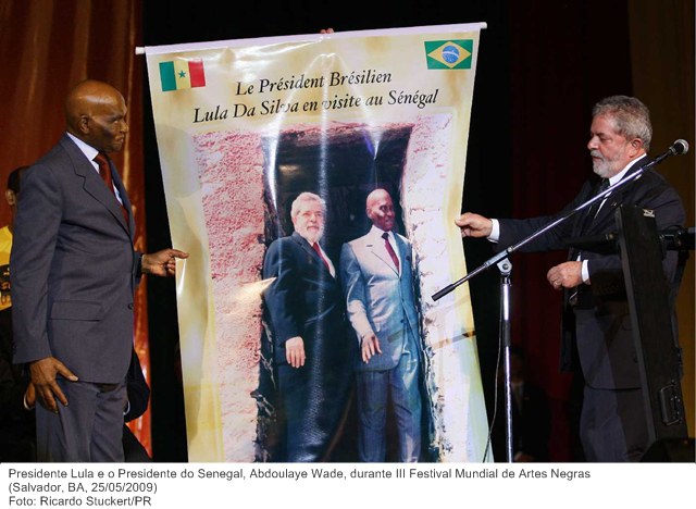 Presidente Lula e o Presidente do Senegal, Abdoulaye Wade, durante III Festival Mundial de Artes Negras.jpg