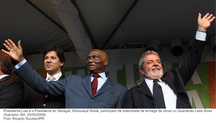 Presidente Lula e o Presidente do Senegal, Abdoulaye Wade, participam de solenidade de entrega de obras no Quarteirão Leite Alves.jpg