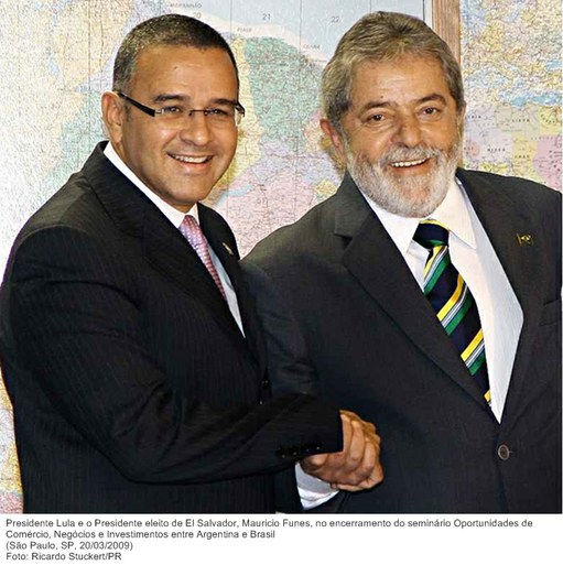 Presidente Lula e o Presidente eleito de El Salvador, Mauricio Funes, no encerramento do seminário Oportunidades de Comércio, Negócios e Investimentos entre Argentina e Brasil (2).jpg