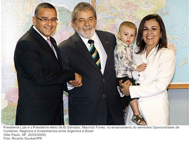 Presidente Lula e o Presidente eleito de El Salvador, Mauricio Funes, no encerramento do seminário Oportunidades de Comércio, Negócios e Investimentos entre Argentina e Brasil.jpg