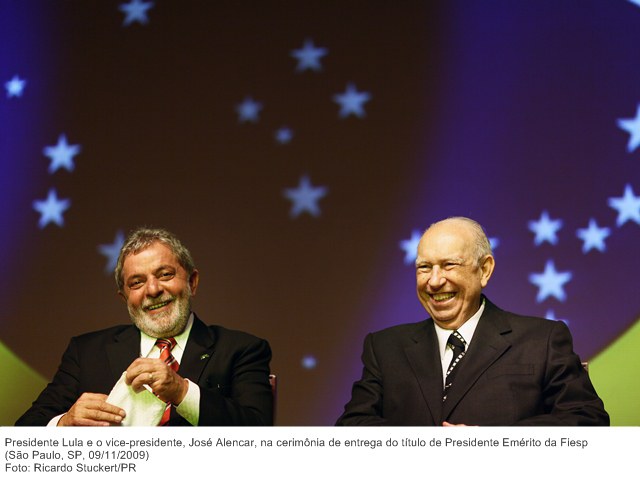 Presidente Lula e o vice-presidente, José Alencar, na cerimônia de entrega do título de Presidente Emérito da Fiesp (2).jpg