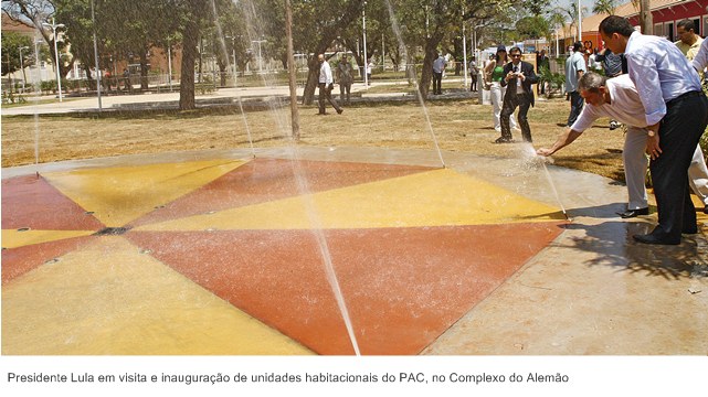 Presidente Lula em visita e inauguração de unidades habitacionais do PAC, no Complexo do Alemão (2).jpg