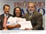 Presidente Lula entrega certificado para aluna do Planseq - Programa Próximo Passo, da região metropolitana do Rio de Janeiro.jpg
