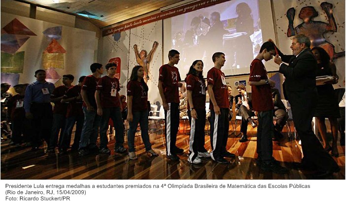 Presidente Lula entrega medalhas a estudantes premiados na 4ª Olimpíada Brasileira de Matemática das Escolas Públicas.jpg