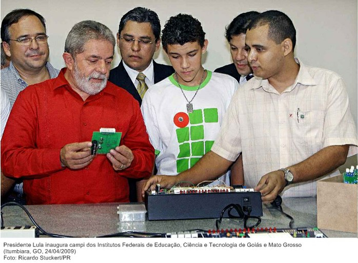 Presidente Lula inaugura campi dos Institutos Federais de Educação, Ciência e Tecnologia de Goiás e Mato Grosso (3).jpg