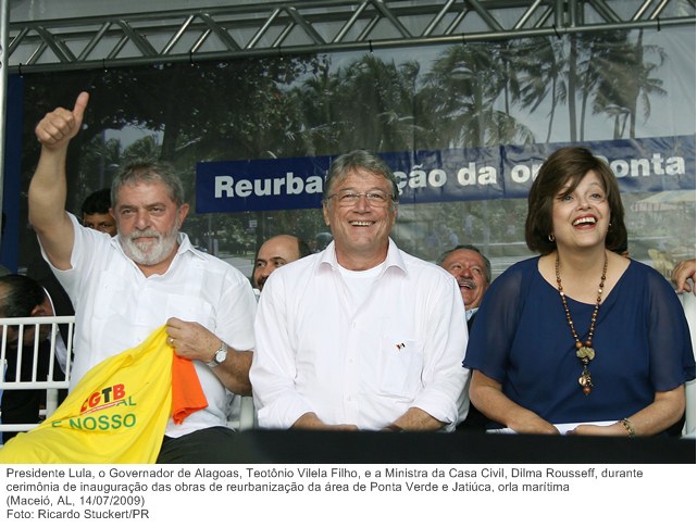 Presidente Lula, o Governador de Alagoas, Teotônio Vilela Filho, e a Ministra da Casa Civil, Dilma Rousseff, durante cerimônia de inauguração das obras de reurbanização da área de Ponta verde