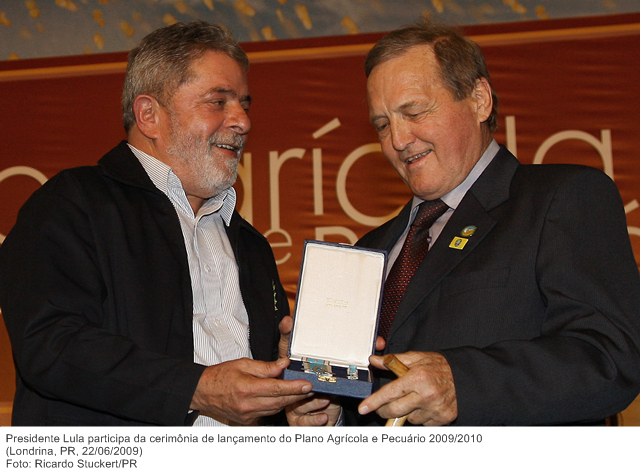 Presidente Lula participa da cerimônia de lançamento do Plano Agrícola e Pecuário 2009-2010.jpg