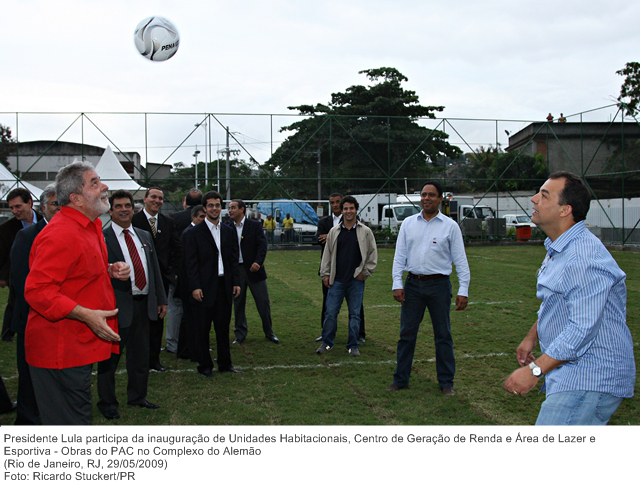 Presidente Lula participa da inauguração de Unidades Habitacionais, Centro de Geração de Renda e Área de Lazer e Esportiva - Obras do PAC no Complexo do Alemão.jpg