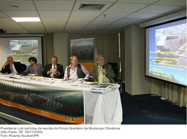 Presidente Lula participa da reunião do Fórum Brasileiro de Mudanças Climáticas (2).jpg