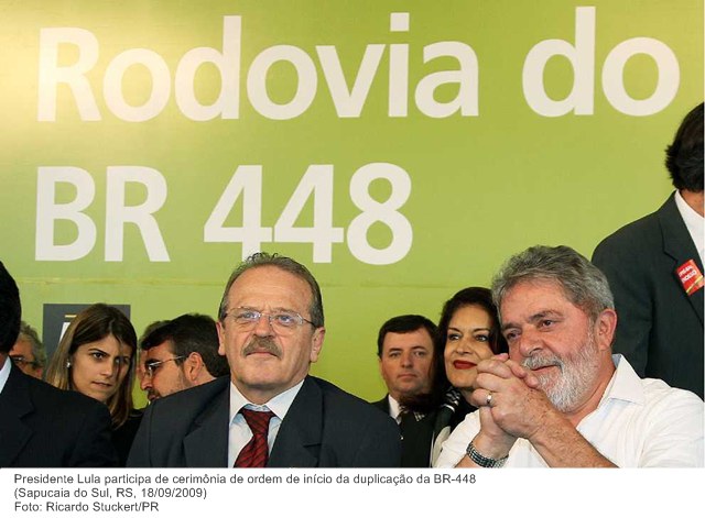 Presidente Lula participa de cerimônia de ordem de início da duplicação da BR-448.jpg