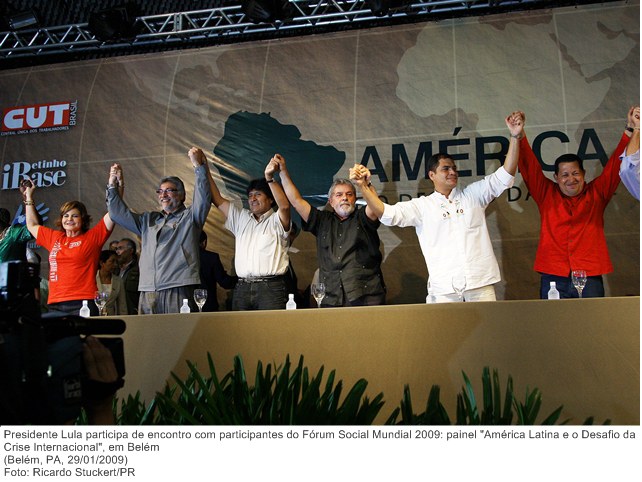 Presidente Lula participa de encontro com participantes do Fórum Social Mundial 2009 painel América Latina e o Desafio da Crise Internacional, em Belém.jpg