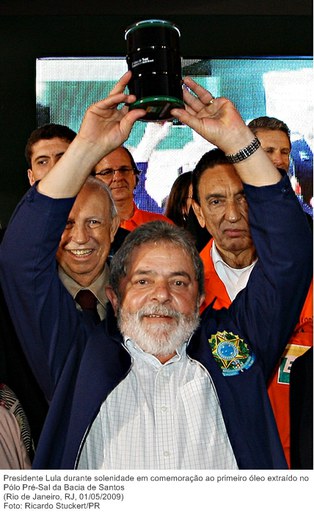 Presidente Lula participa de solenidade em comemoração ao primeiro óleo extraído no Pólo Pré-Sal da Bacia de Santos (2).jpg