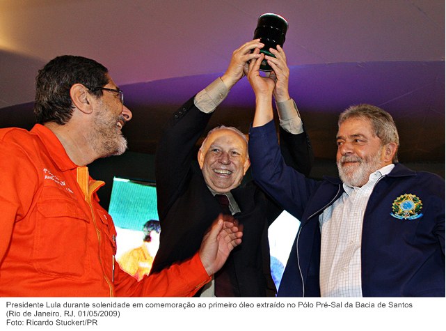 Presidente Lula participa de solenidade em comemoração ao primeiro óleo extraído no Pólo Pré-Sal da Bacia de Santos.jpg