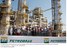 Presidente Lula posa para foto com funcionários da Petrobras na Unidade de Propeno da Refinaria do Planalto Paulista (Replan).jpg