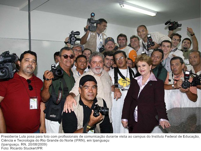 Presidente Lula posa para foto com profissionais de comunicação durante visita ao campus do Instituto Federal de Educação, Ciência e Tecnologia do Rio Grande do Norte (IFRN), em Ipanguaçu.jpg